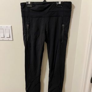 Black Lululemon leggings